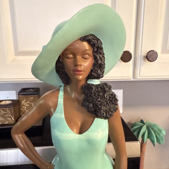 RETRO MIAMI BEACH BATHING BEAUTY AFRICAN AMERICAN FIGURINES 23" TALL - Picture 2 of 14